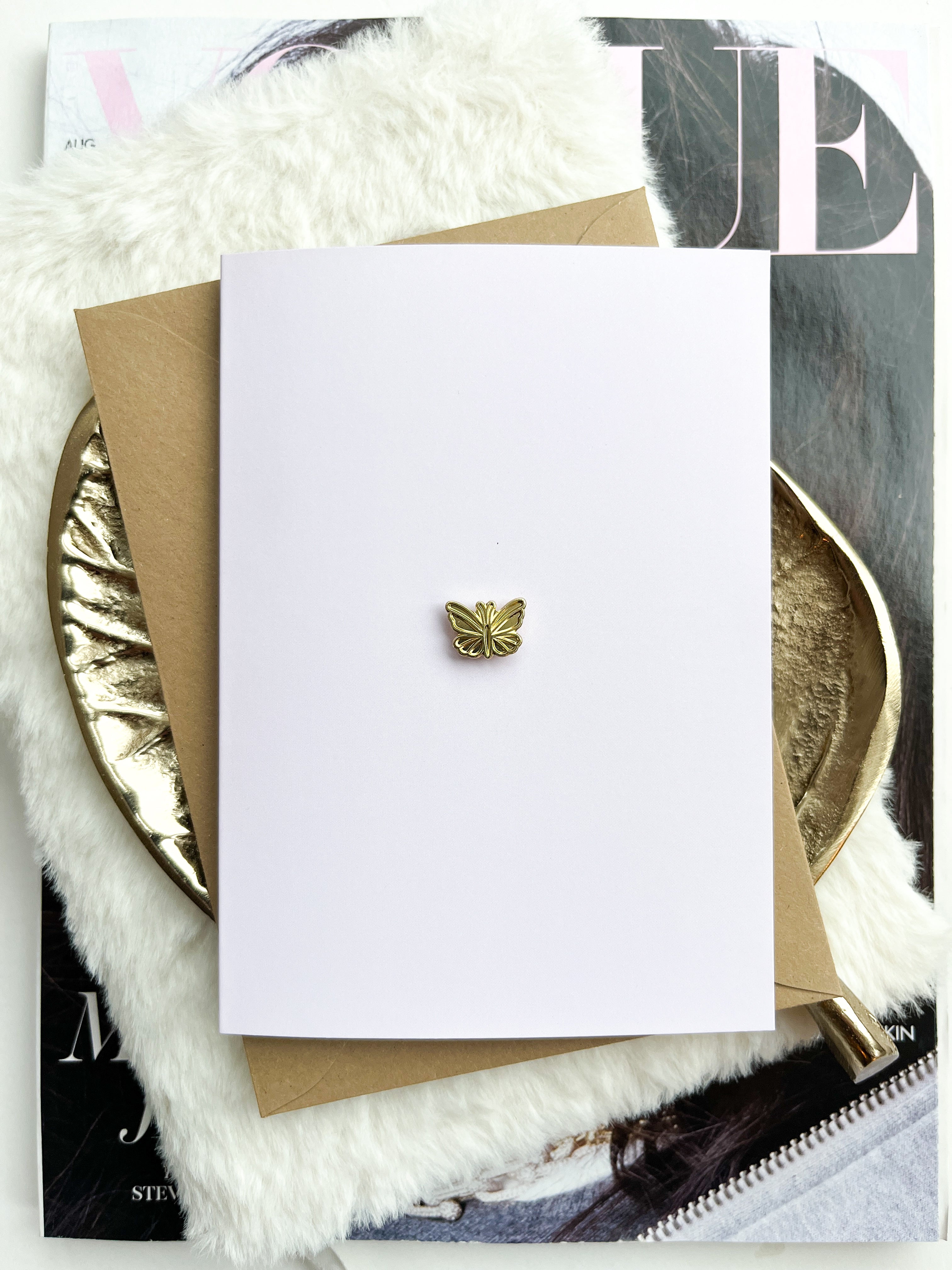 Dubbele kaart | Wij denken aan jullie | met Vlindertje Pin & Envelop per 6 stuks