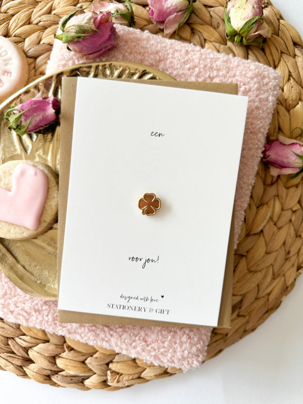 PIN | Een klavertje 4 voor jou | met een mini gouden pin ( incl envelop ) per 6 stuks