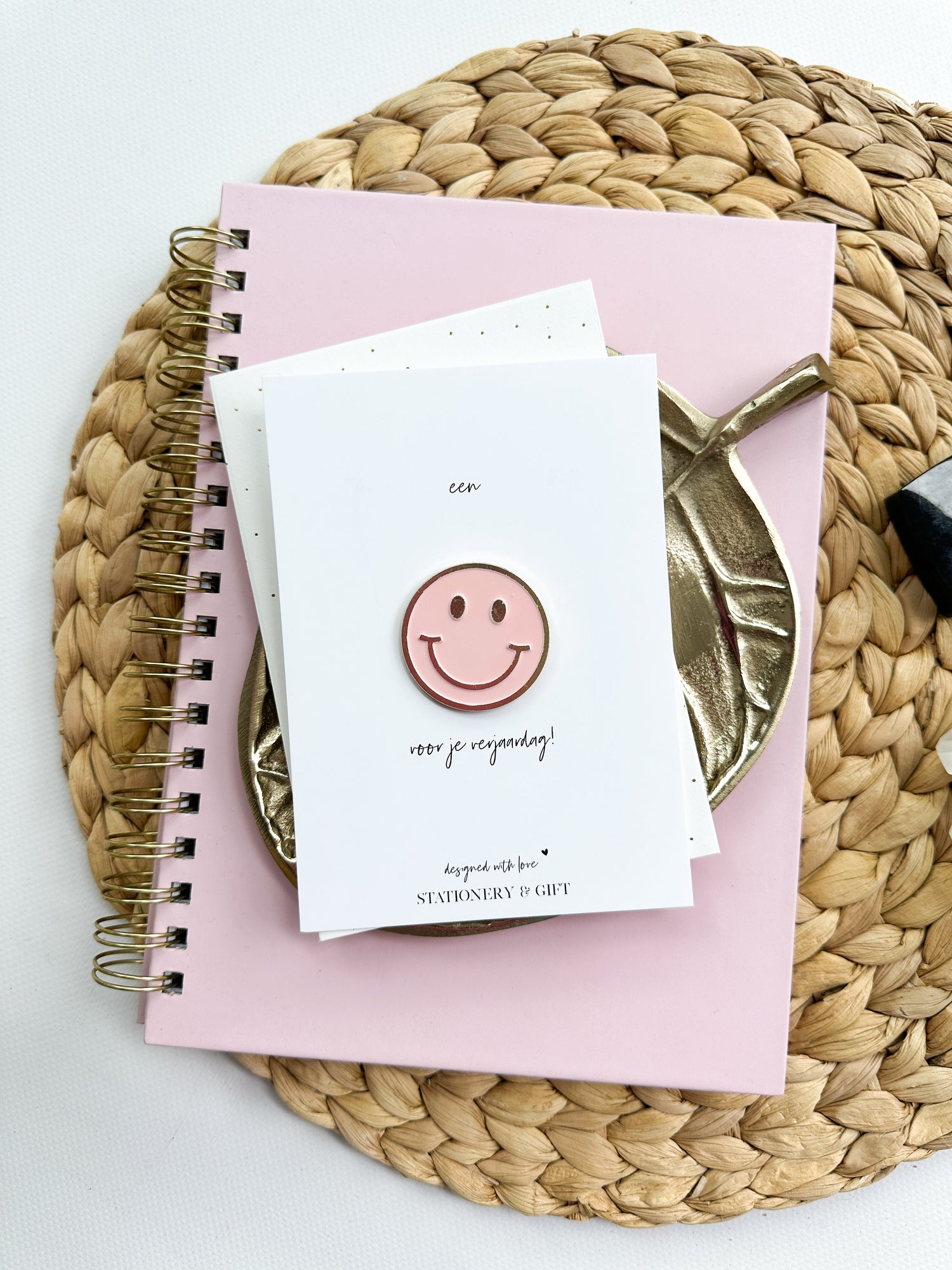 Vak 3 || PIN | Een smiley voor je verjaardag | Smiley Roze ( met envelop! ) per 6 stuks